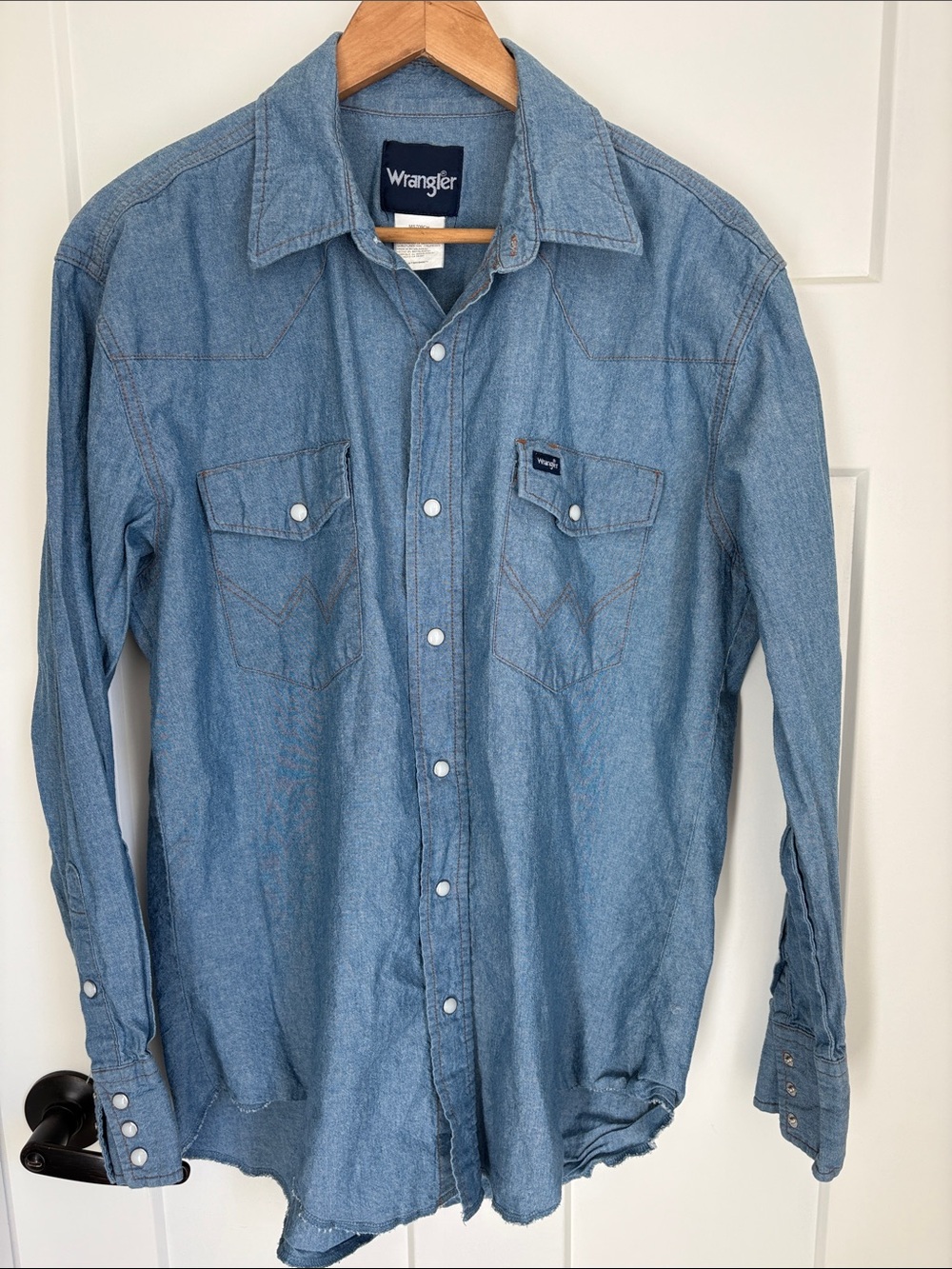 100% cotton vintage Wrangler Light Blue Denim Western Button-Down Shirt